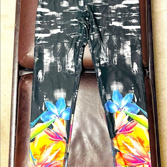 Evolution and Creation. Workout pants - Picture 1 of 5